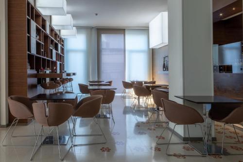 Restaurant, Eos Hotel near Mood