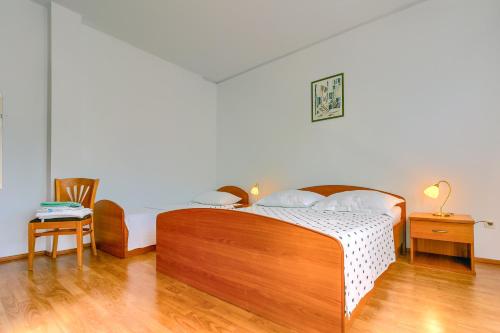 Apartment with Balcony image 5