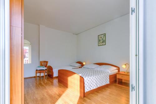 Apartment with Balcony image 4
