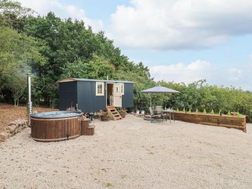 High Grounds Shepherd's Hut - Ednaston