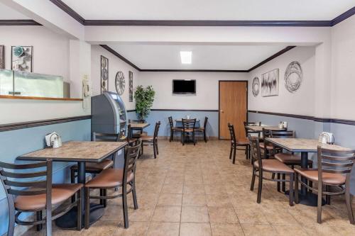 Ételek és italok, Baymont by Wyndham Bozeman in Bozeman (Montana)