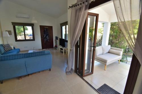 Bay Cottage Beautiful cosy luxury cottage - Beach area in بيزوري