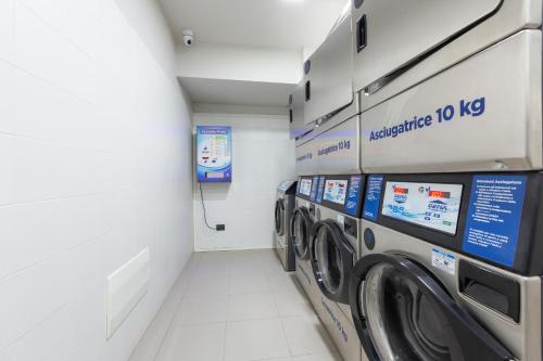 GuestHost - Central Studio APTS Milano-Corso Magenta 3