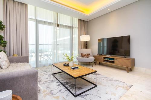 Bespoke Holiday Homes - Palm Jumeirah- 2 Bedroom Sea View with Pool & Beach Access The 8 - image 4