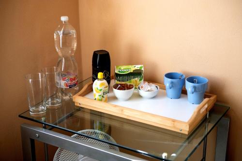 Cozy room at metro station, private bathroom, 9minutes oldtown, 15minutes airport, WiFi, Praha (fotografie 5)