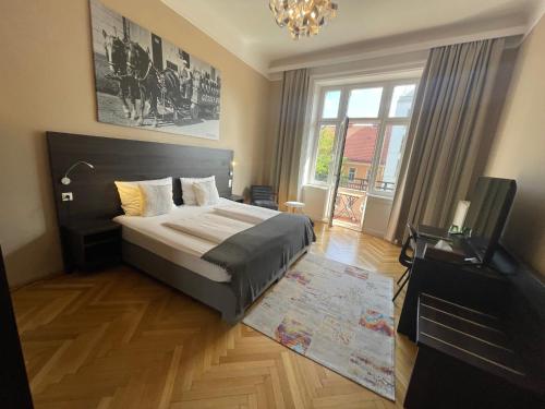 Quadruple Room image 10