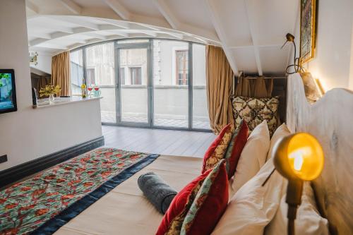 room detail thumbnail 0