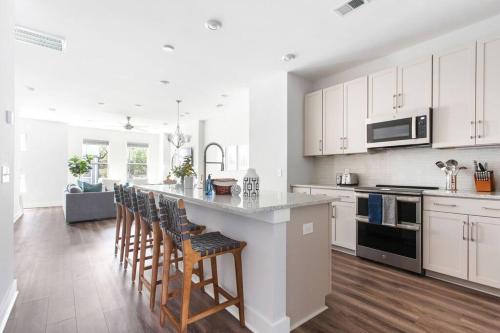 Trendy Park Circle Townhome