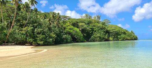 HUAHINE Manta Lodge avec 4x4 optionnel in Huahine Island