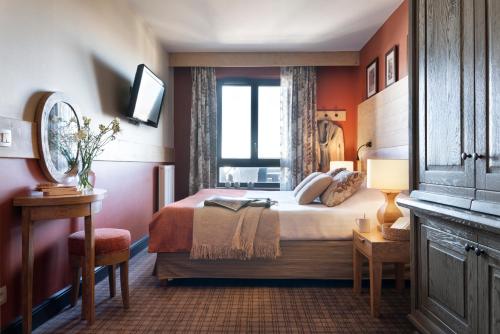 2 bedrooms, 4 beds