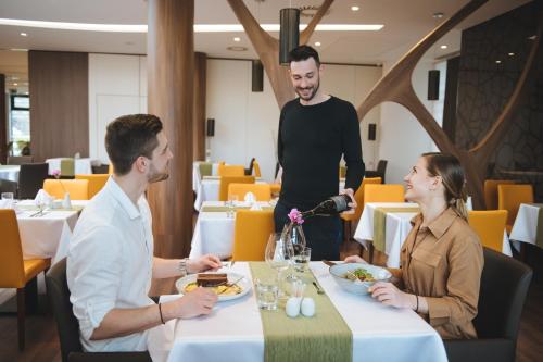 レストラン, イモラ ホテル プラタナス (Imola Hotel Platan) in イーガー