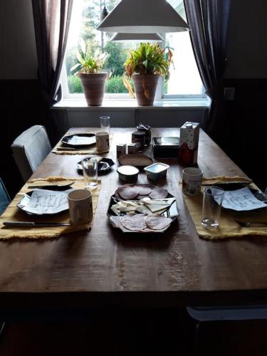 Ételek és italok, The Old Post Office in Hedenaset