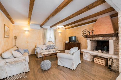 Beautiful villa Natura with pool in Labin in Brgod