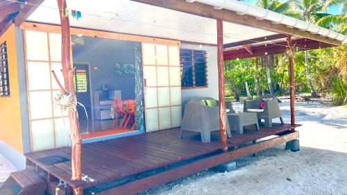 Hiti Tikehau, the ocean side bungalow in ติเกฮัวอาโทลล์