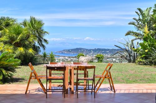 Villa elegante con vista esclusiva sul golfo