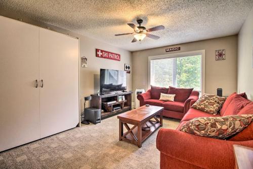 Cozy Condo with Magic Mountain Ski-In Access! - Apartment - Londonderry