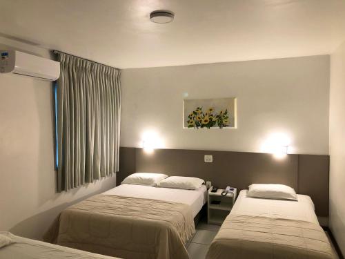 1 double bed, 1 twin bed