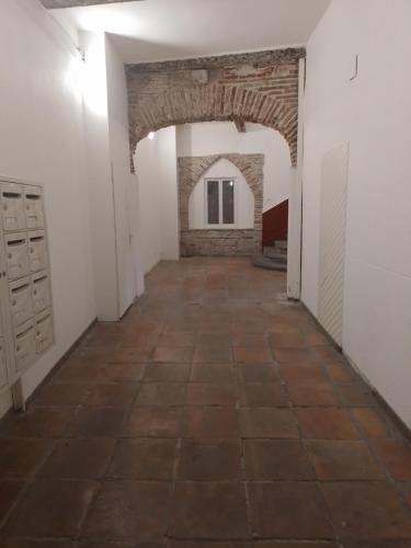 Studio mezzanine hyper centre, au pied du castillet