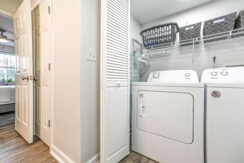 ground level flat with washer-dryer & easy parking