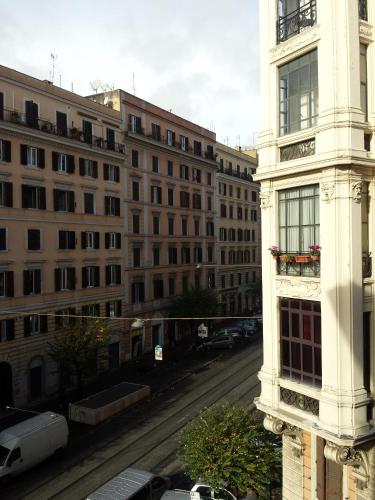 In the Center by Local Domus, Rom (Foto 3)