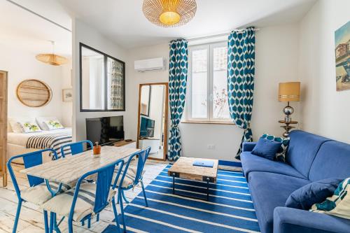 Le Grand Studio Bleu 25M2, 120m Vieux-Port , Clim ,Wifi, Accès autonome avec code, Marseille