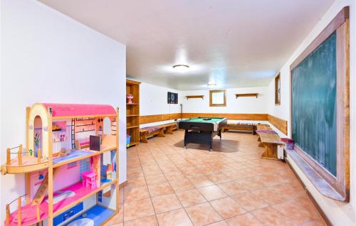 Aktivitātes, Three-Bedroom Holiday Home In Gornji Trpuci in Starjak