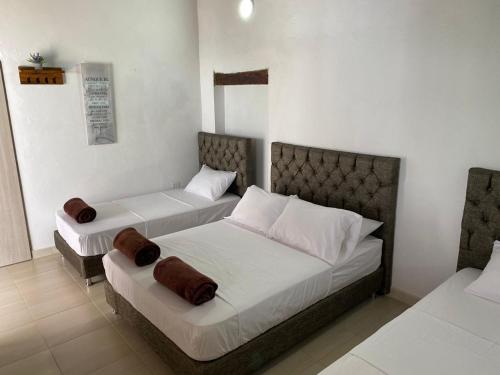 HOTEL PLAZA BOLIVAR MOMPOX ubicado en el centro histórico con parqueadero interno (HOTEL PLAZA BOLIVAR MOMPOX ubicado en el centro historico con parqueadero interno) in มองโปส