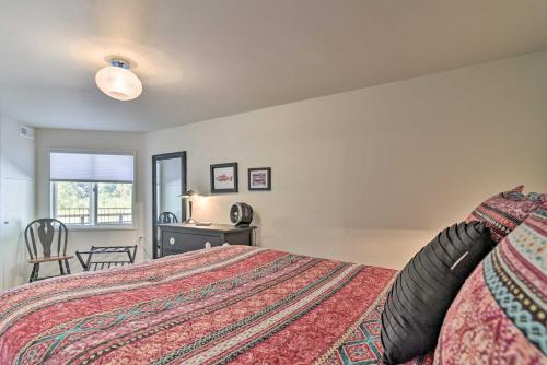 Waterfront Troutdale Hideaway Sandy River Fishing - main image