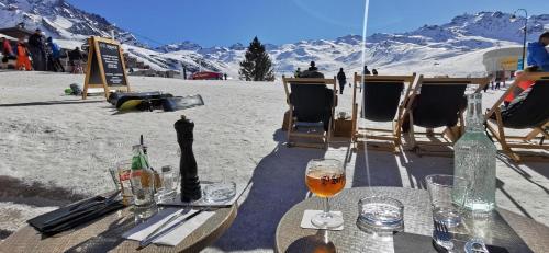 Triplex chaleureux 6, 8 ou 10 personnes, central et skis aux pieds Val Thorens