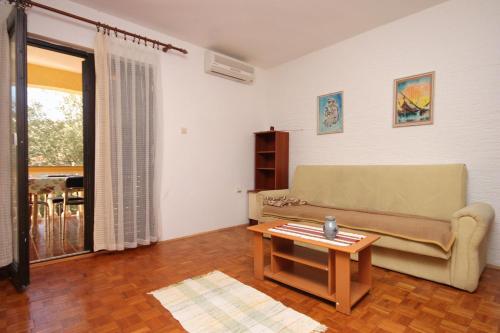 Apartments with a parking space Zdrelac Pasman - 8201 - image 10