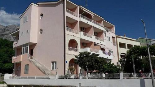 Apartments with a parking space Tucepi, Makarska - 19985