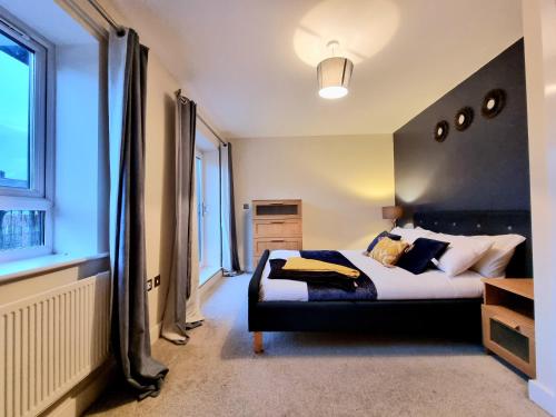 Picture of Luxury 2-Bedroom Service Apartment With Balcony