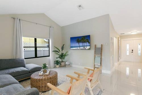 Citrus+Sunshine/Heated Pool/6 min to Beach/Casino in Dania Beach, USA