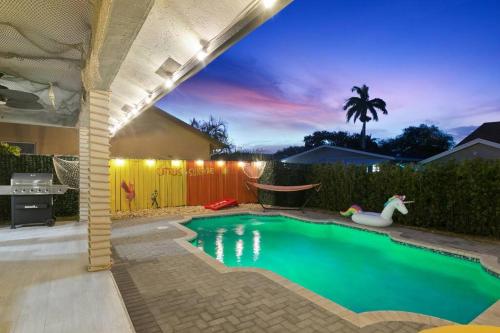 Citrus+Sunshine/Heated Pool/6 min to Beach/Casino