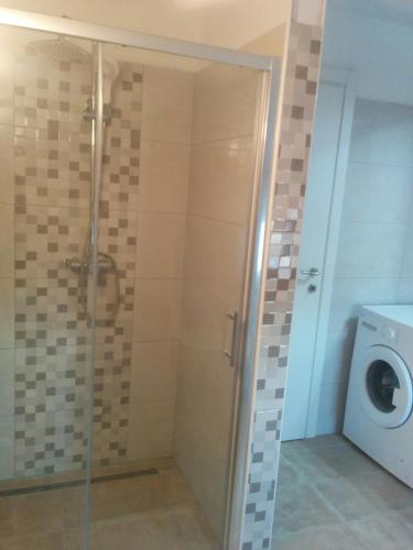 Family friendly apartments with a swimming pool Pula - 15306 - image 7
