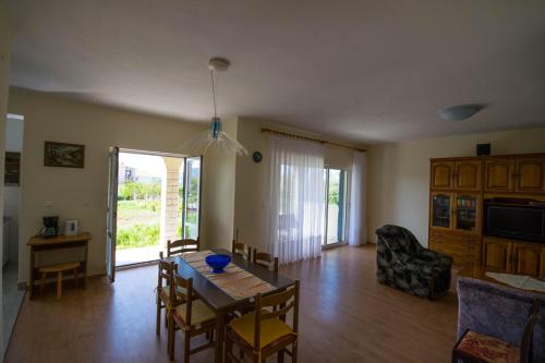 Apartments with a parking space Trogir - 15316 - image 7