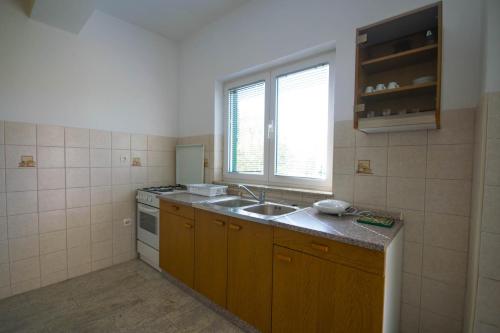 Apartments with a parking space Trogir - 15316 - image 12