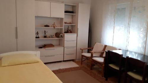 Apartments with a parking space Zagreb - 15343 in Bosiljevo