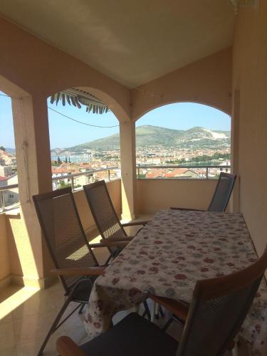 Apartments with a parking space Trogir - 15349 - main image