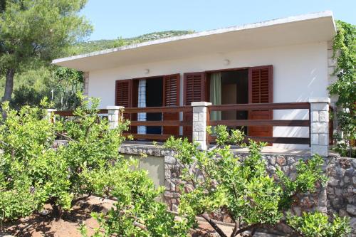  Seaside secluded apartments Zavala, Hvar - 15357 in Jelsa