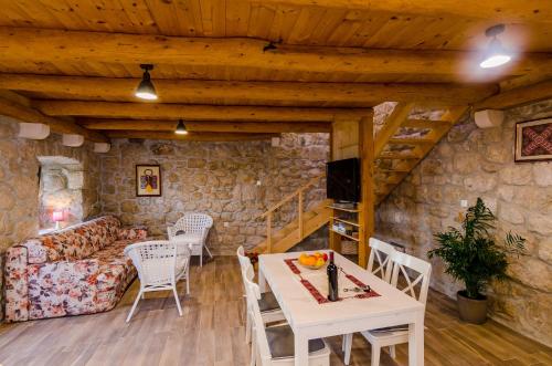 Family friendly house with a swimming pool Mihanici Dubrovnik - 15367 - image 8