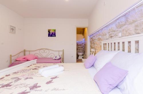 Family friendly house with a swimming pool Mihanici, Dubrovnik - 15367