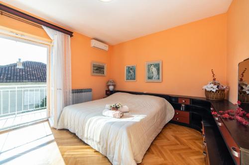Apartments with a parking space Makarska - 15375 - image 6