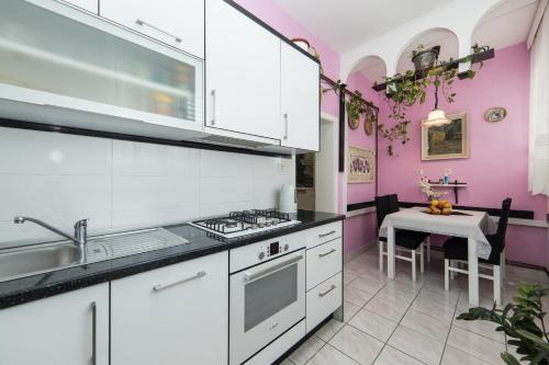 Two-Bedroom Apartment with Balcony and Sea View image 7