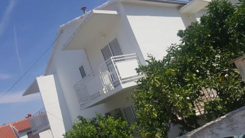 Apartments and rooms with parking space Hvar - 15378 - image 13