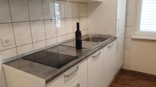 Apartments and rooms with parking space Hvar - 15378 - image 3