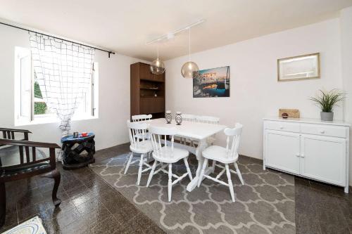 Holiday house with a parking space Novi Vinodolski - 15397 - image 2