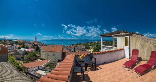Holiday house with a parking space Novi Vinodolski - 15397 - image 12