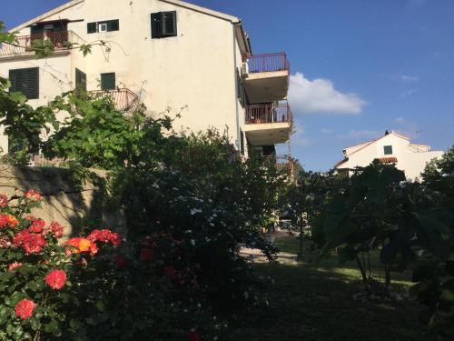  Apartments by the sea Podstrana, Split - 15428 in Podstrana