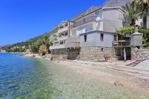 Apartments by the sea Brist, Makarska - 15465 - Brist